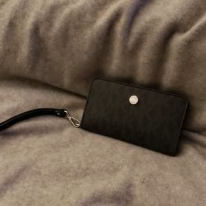 Michael Kors Wristlet/Wallet